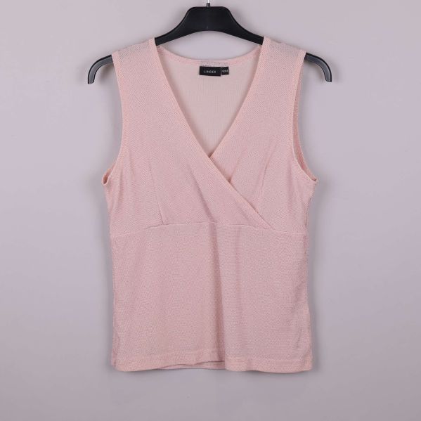 Ljusrosa omlottlinne på galge, hel framsida