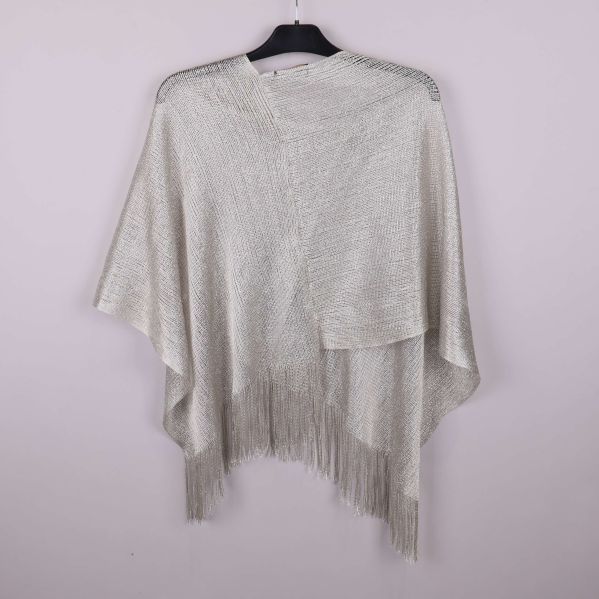 Baksidan av poncho med glansig struktur