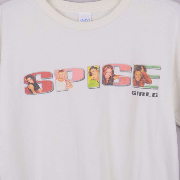 Närbild av färgglatt Spice Girls-tryck på t-shirten