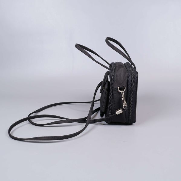 Väska sedd från sidan med avtagbar axelrem