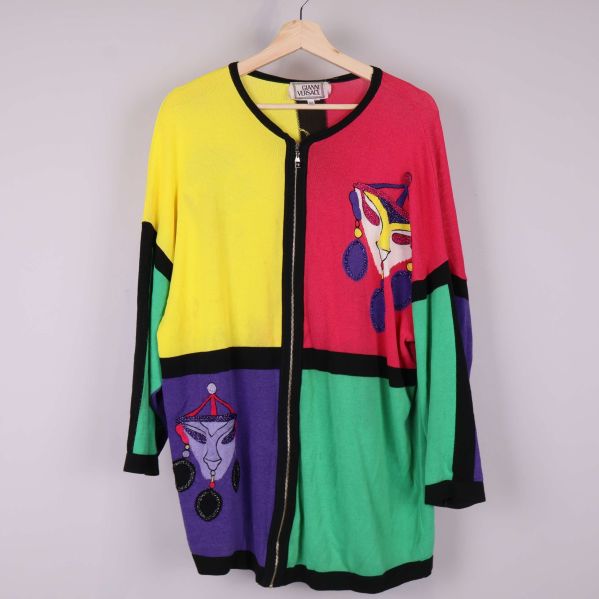 Kofta med färgrika block och mönster framtill