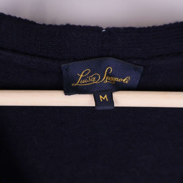 Närkamera av märkesetikett Luisa Spagnoli och storlek M