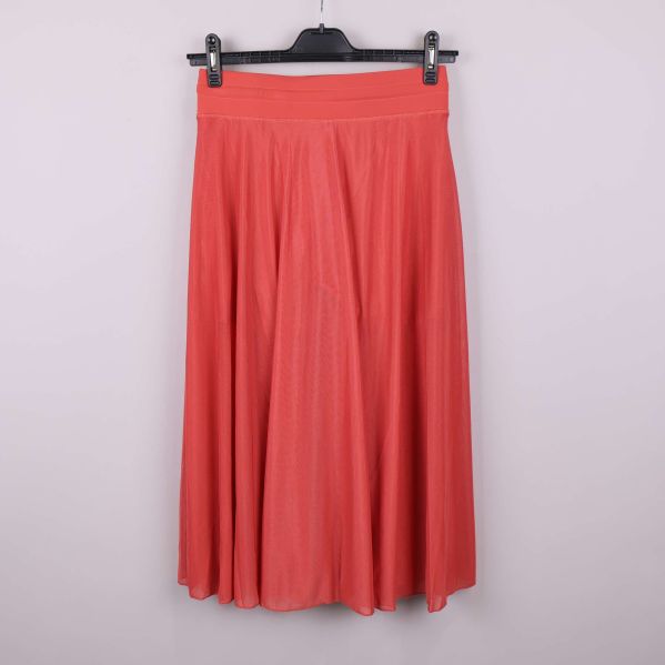 Baksidan av kjolen i helbild