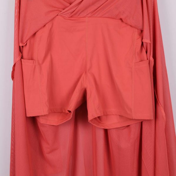 Inbyggda shorts med fickor under kjolen