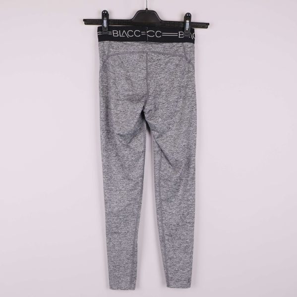 Gråmelerade leggings med svart logoresår bak