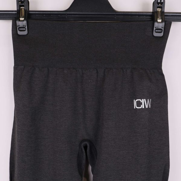 Hög midja och resårband på träningstights