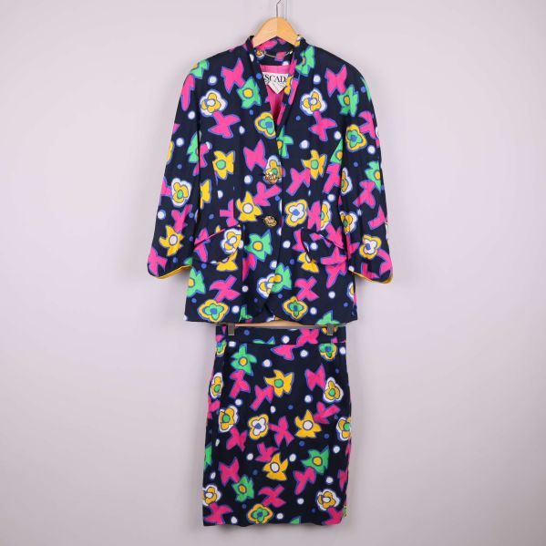 Färgglatt blommigt set 