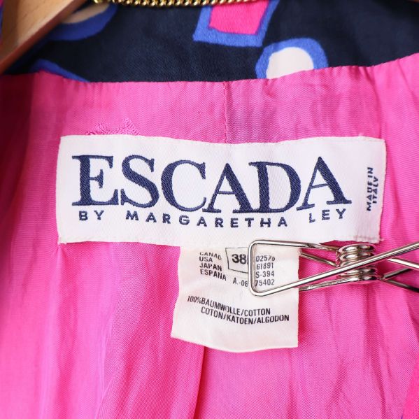 Escada by Margaretha Ley etikett och materiallapp