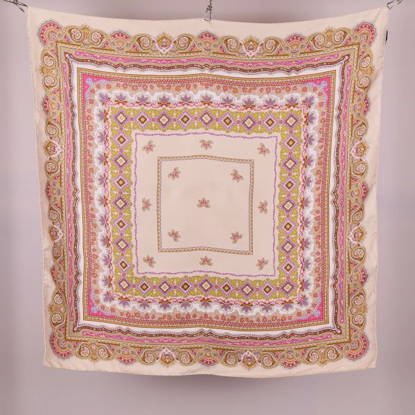 Stor paisleymönstrad silkesscarf