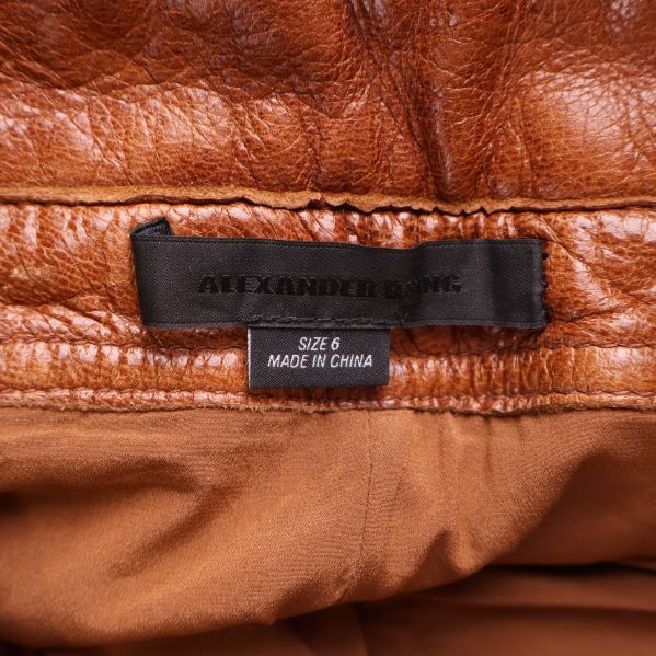 Insidan med Alexander Wang etikett och storlek 6