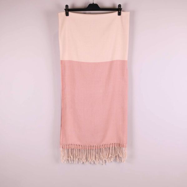 Halsduk i fullängd med rosa och ljus sektion