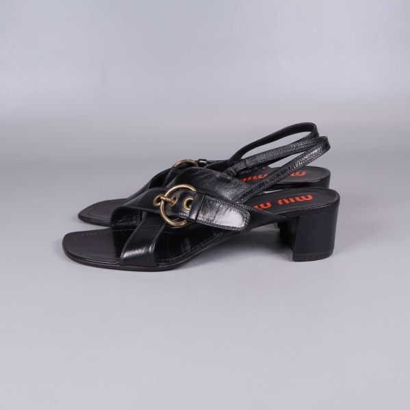 Sidovy på sandaler, rem synlig