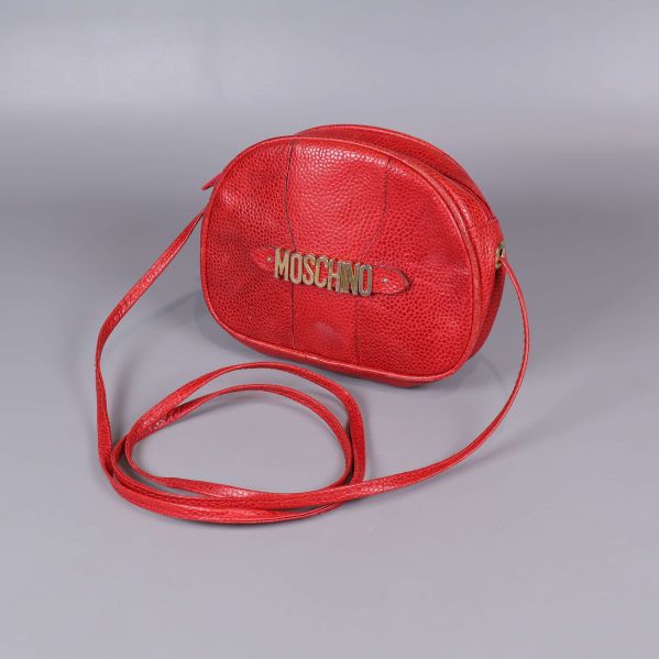 Röd Moschino-väska med axelrem 