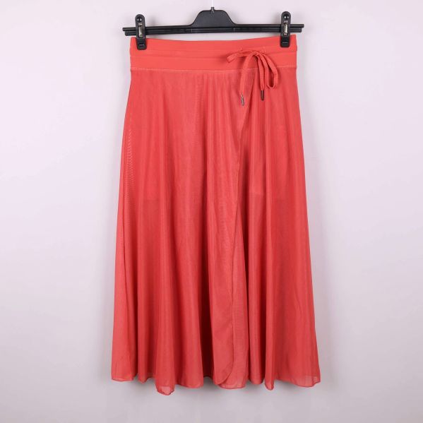 Aprikos kjol med knytband framtill i helbild