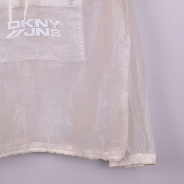 Närbild på jackans nederkant och struktur