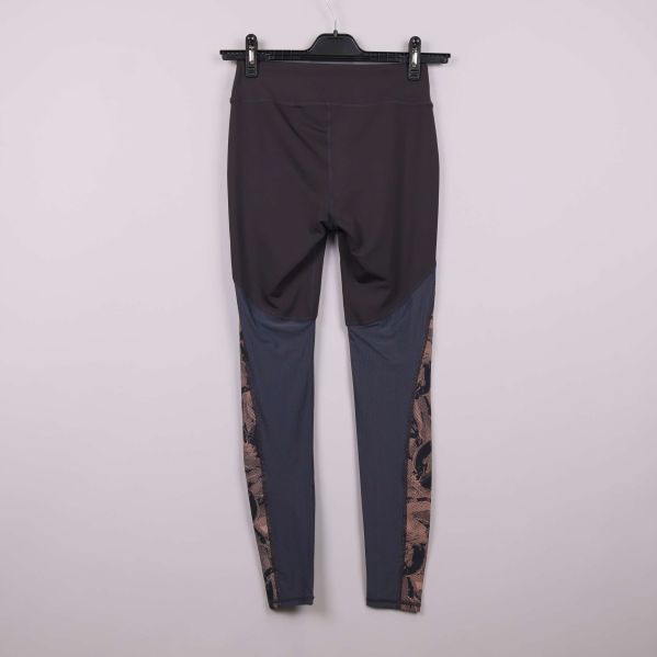 Träningstights med kontrasterande bakstycke och mönster nedtill