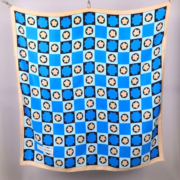 Blå och beige scarf med rutigt blommönster och kant