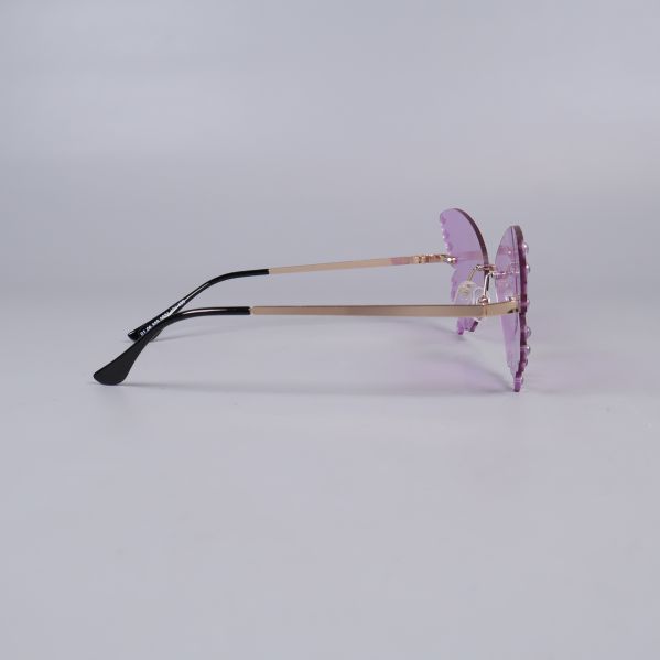 Solglasögon med guldfärgade skalmar och svarta tippar