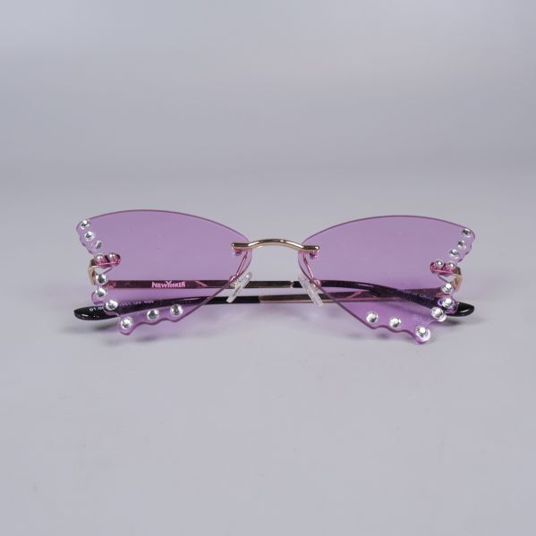 Solglasögon ihopvikta visar lila glas och strass