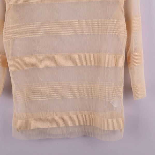 Nederdel på beige transparent randig meshtröja