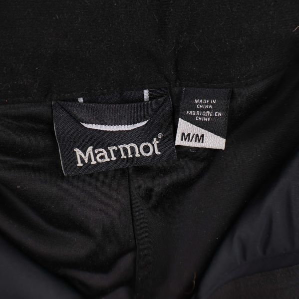 Närbild på Marmot-logga och storleksetikett