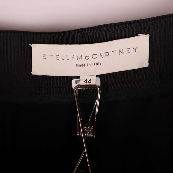 Närbild etikett Stella McCartney storlek 44