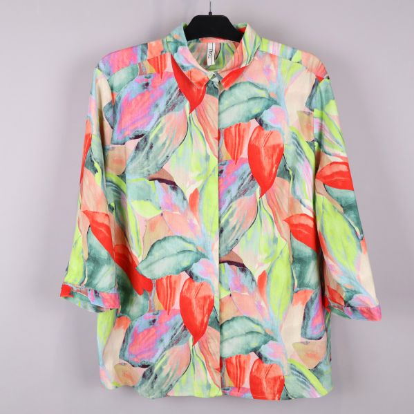 Färgglad tunika framifrån med blommönster