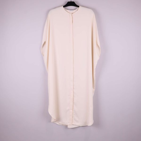 Krämvit oversize kaftan med raka linjer framifrån