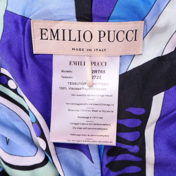 Närbild på Emilio Pucci etikett och materiallapp