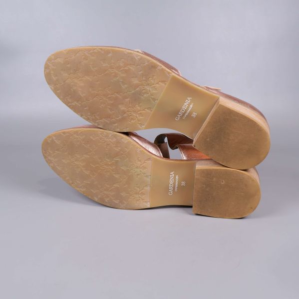 Sulan visar Gardenia Copenhagen och storlek 38