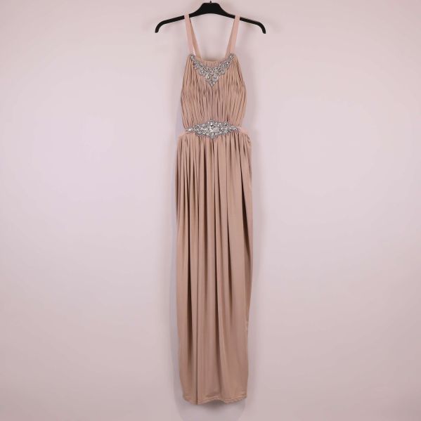 Lång beige klänning med strassdetaljer framtill