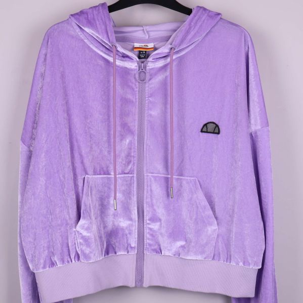Framifrån av lila hoodie med dragkedja i velour