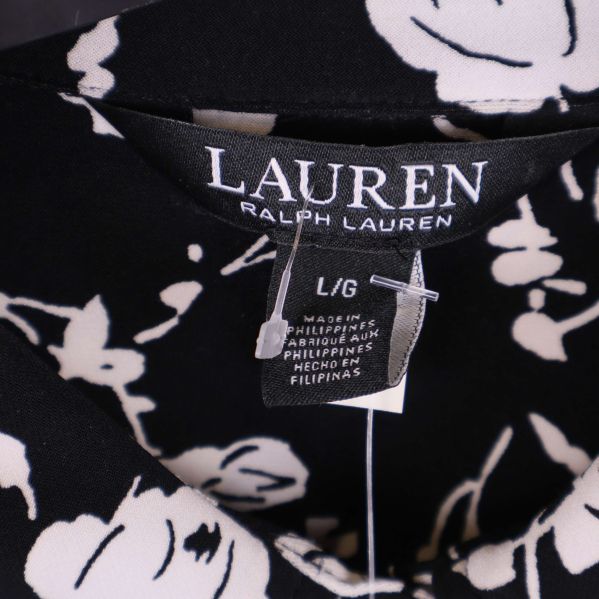Närbild av etikett med Lauren Ralph Lauren-logga