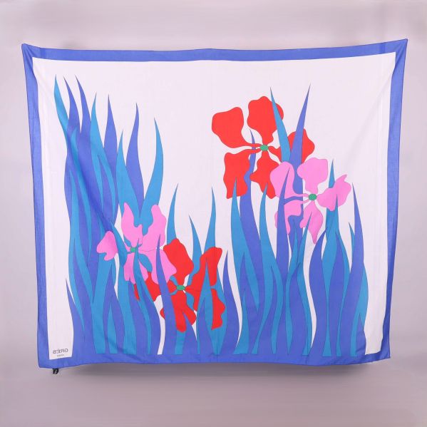 Scarf med blomdetaljer