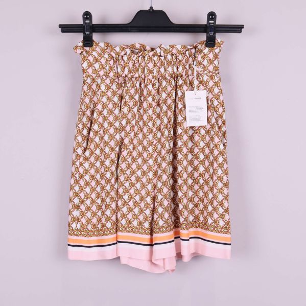 Shorts med grafiskt mönster och kontrastkant framtill