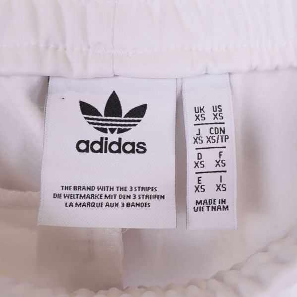 Storlek XS adidas etikett