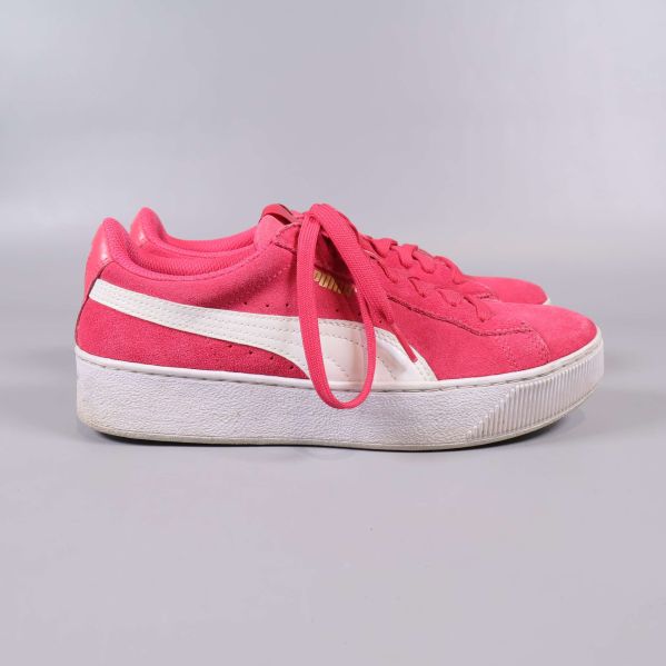 Profilbild på rosa sneakers med vit platåsula