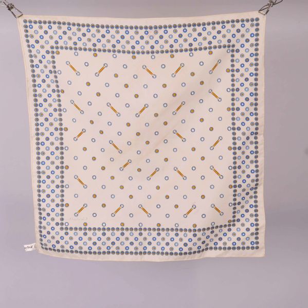 Ljus scarf, visat från framsidan, cirkelmönster