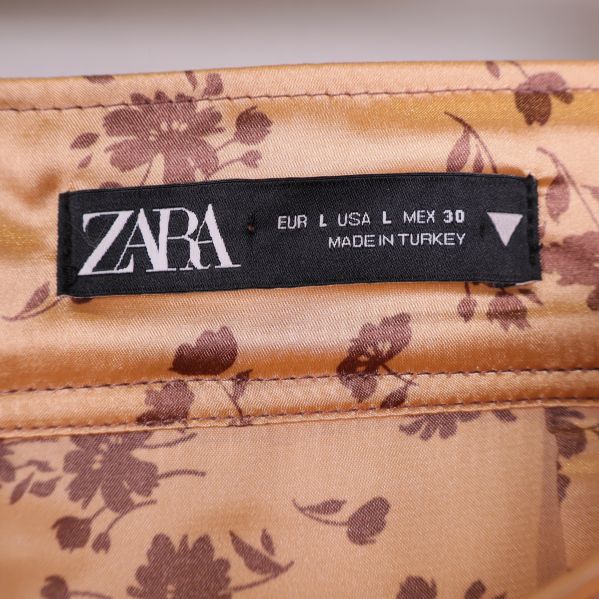 Zara-logo på etikett
