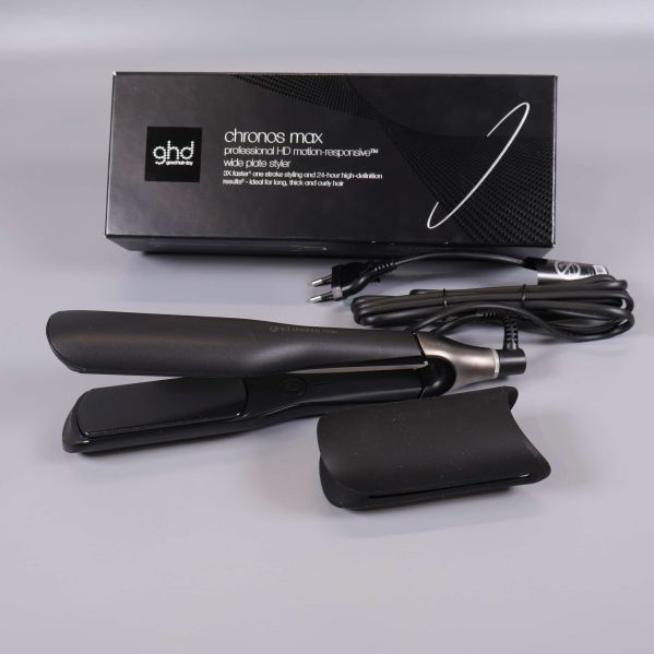 ghd chronos max plattång och tillbehör framför kartongen