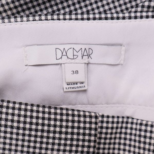 Närbild på Dagmar logotyp och storlek 38