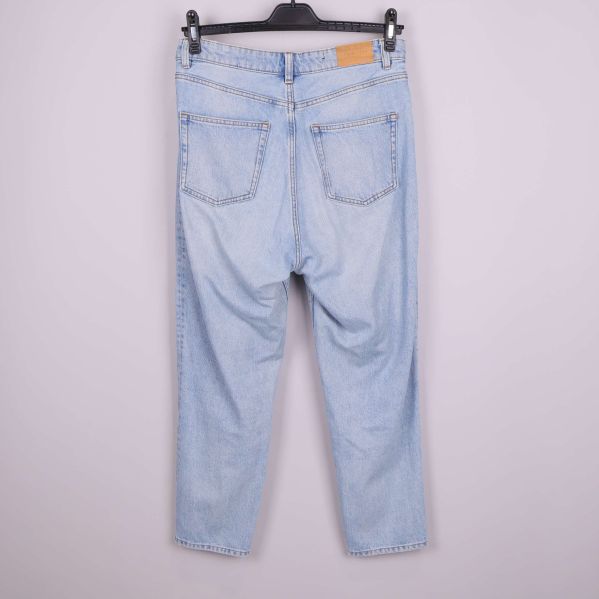Jeans med balloon leg och hög midja bakifrån