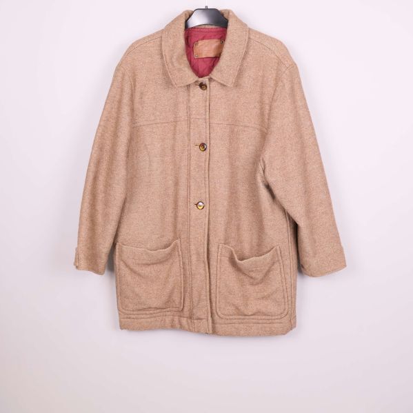 Beige jacka med fickor och krage hängande framifrån