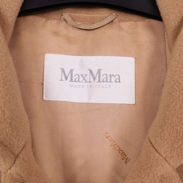 Max Mara etikett på insidan av kappan