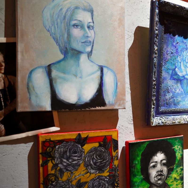 Tavlor skapade av kvinnor på BoKlara