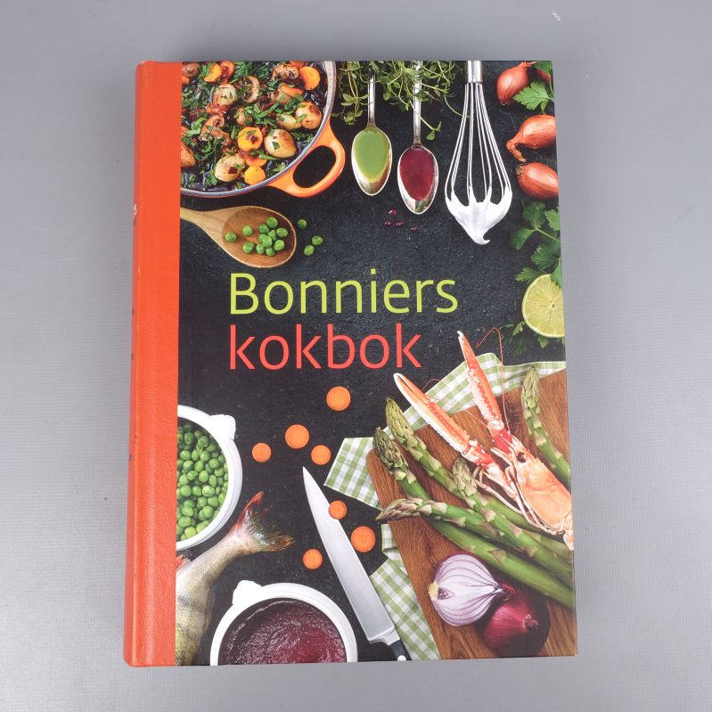 Framsidan av Bonnier kokbok med färgglatt omslag