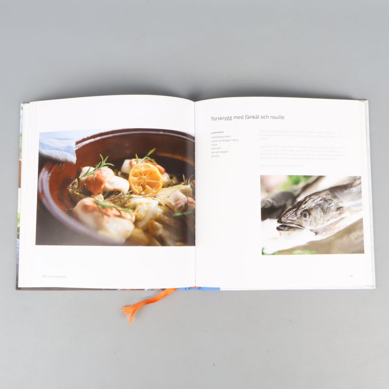 Öppen bok med recept och bilder