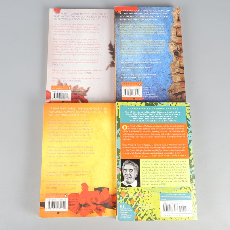 Baksidan av fyra böcker av Gabriel Garcia Marquez