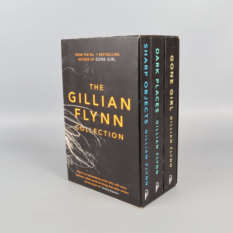 Box med tre böcker av Gillian Flynn