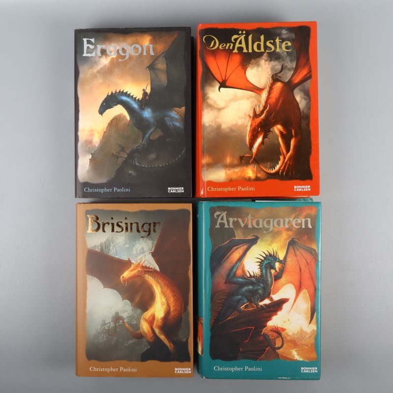 Fyra böcker från Eragon-serien av Christopher Paolini